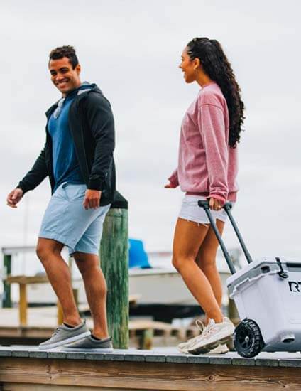 22 QT Ultra-Light Wheeled Cooler