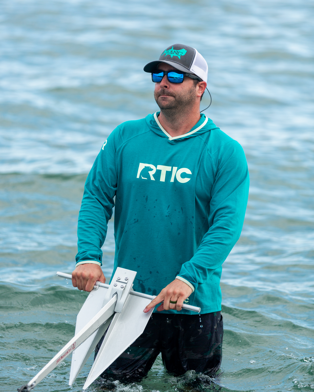 72 QT Ultra-Light Wheeled Cooler