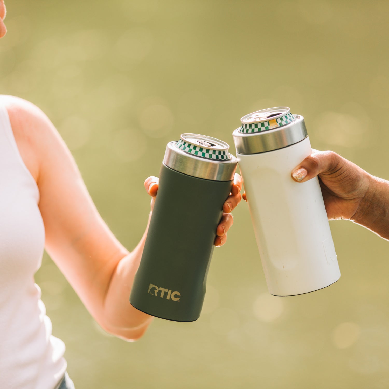 24oz Essential Can Cooler