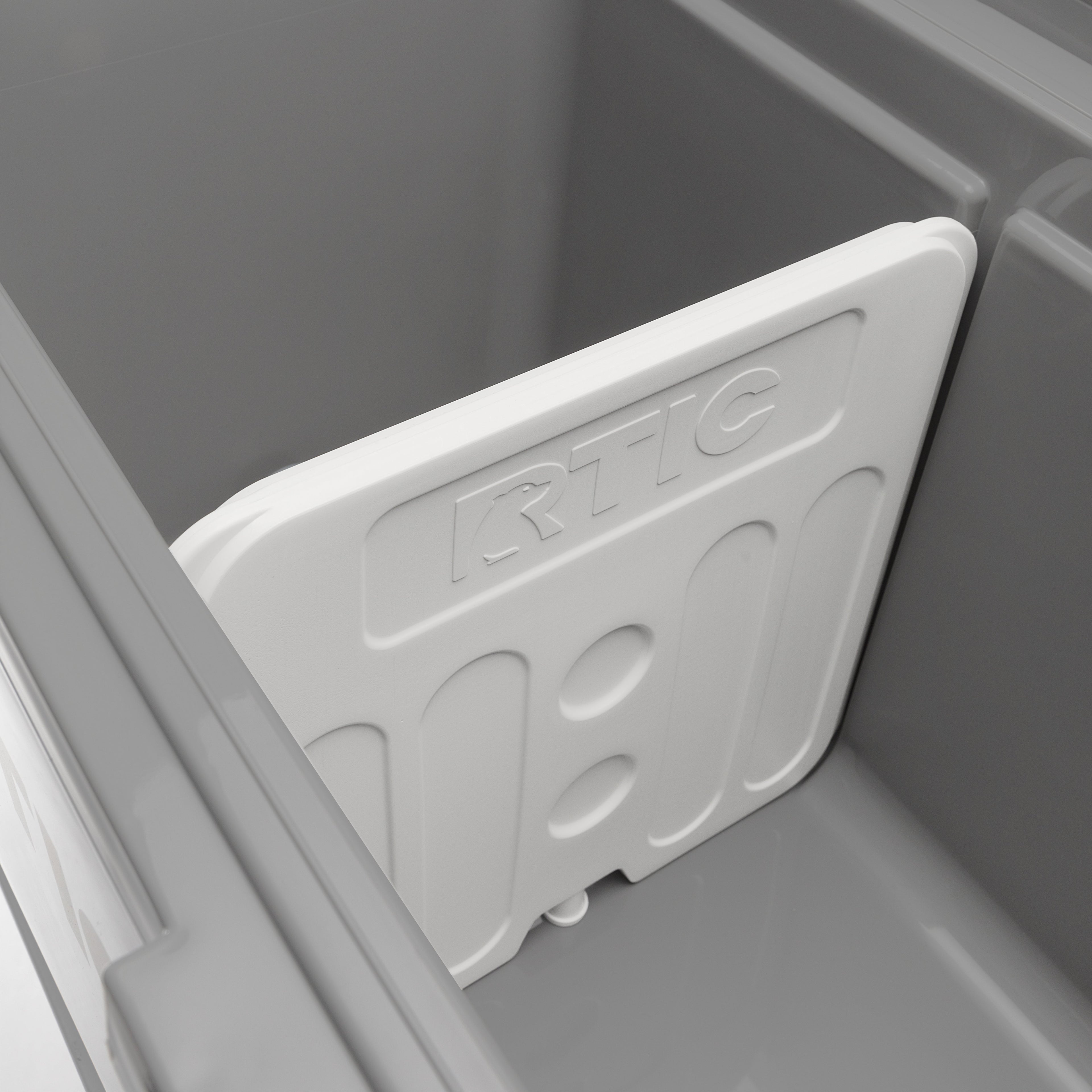 72 QT Ultra-Light Wheeled Cooler